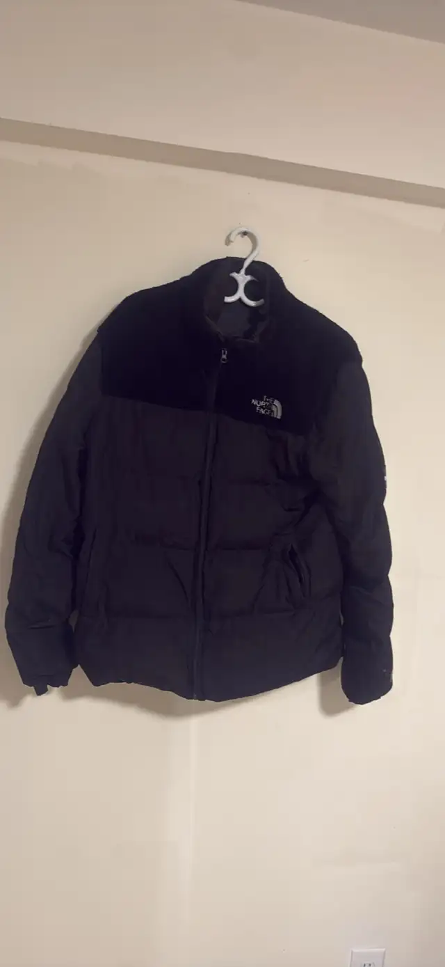 The North Face Puffer Jacket in Men's in Mississauga / Peel Region - Image 3