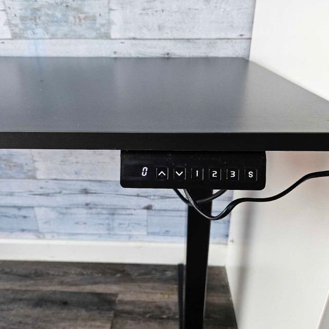 FREE DELIVERY Sit stand desk 47 x 24inches in Desks in City of Toronto - Image 2