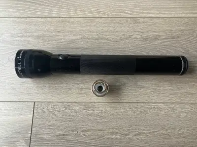 Excellent like new condition! High quality! Super durable, weather resistant seals & anodized inside...