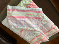 Douillettes twin pour filles. Girl's twin comforters.
