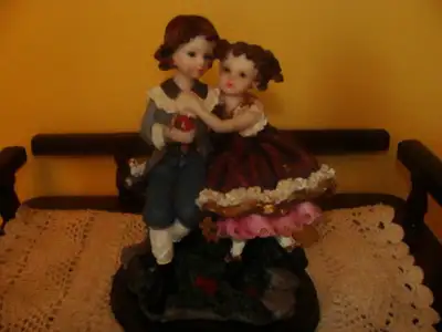 magnifique figurine, fille et garçon, View more
