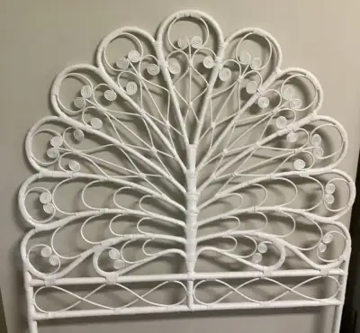 meuble en rotin blanc pour faire chambre romantique,, View more