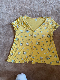  Old Navy button up T-shirt 