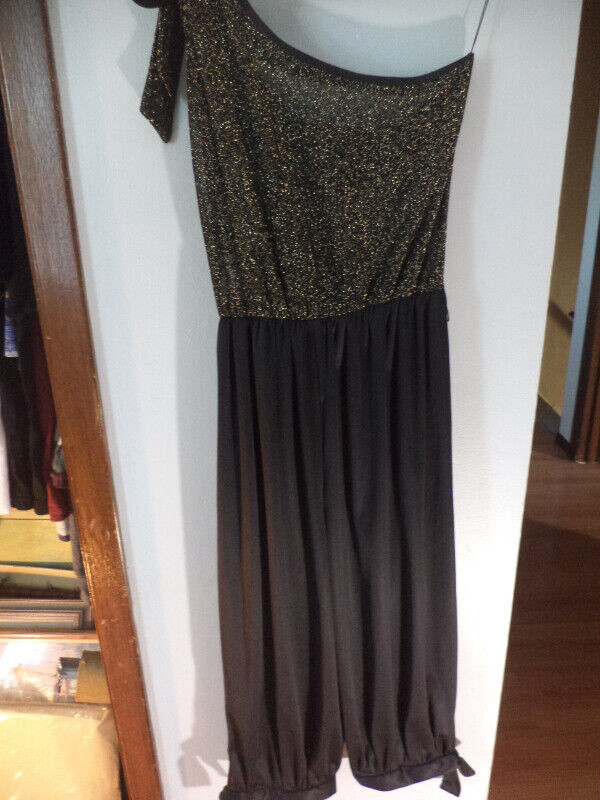 women's dresses size 9 & 12  & 11 in Women's - Dresses & Skirts in Kawartha Lakes - Image 3