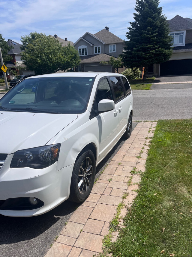 2018 Dodge Caravan   in Cars & Trucks in Ottawa - Image 3
