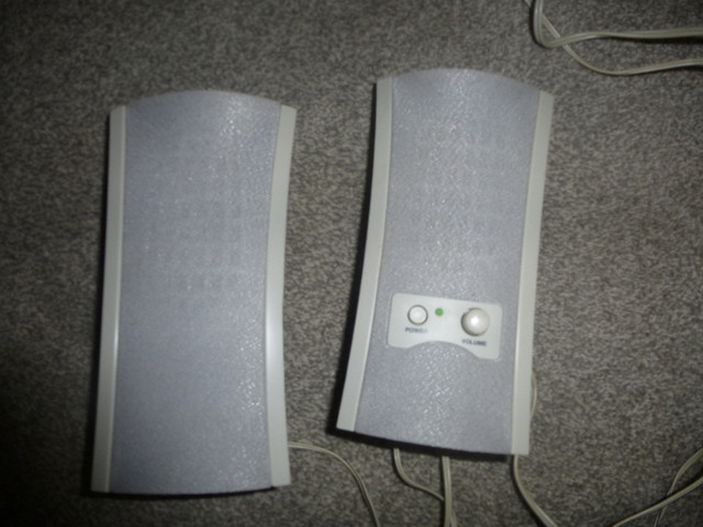 Computer Speakers in Speakers, Headsets & Mics in London - Image 2