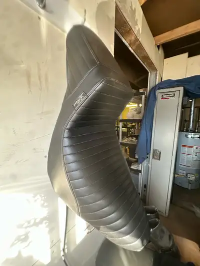 LePera seat for a Low Rider ST like brand new cost double what i’m selling for, price is firm seat i...