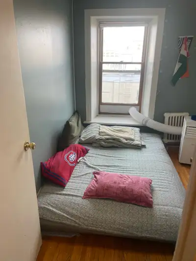 1 room for rent in Downtown Guelph 775 a month, utilities seperate usually 60 a month for hydro and...