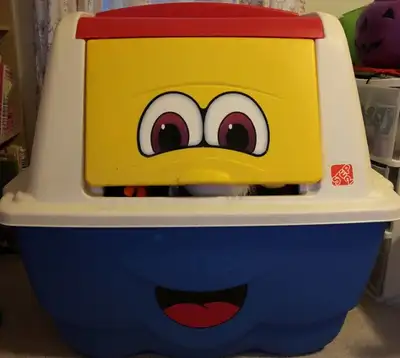 STEP 2 Happy Toy Box (holds 6 cubic feet), View more