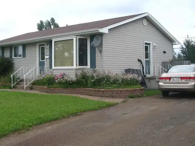 3 Bedroom house 2 bathroom