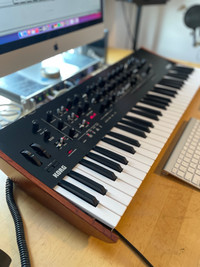 Korg Prologue 61-key 16 voice analog synthesizer