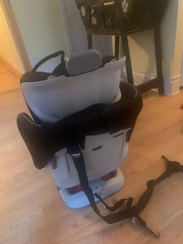 Toddler car seat in Strollers, Carriers & Car Seats in Mississauga / Peel Region - Image 4