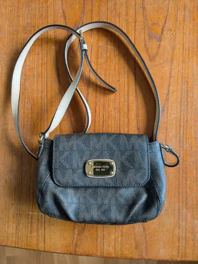 Michael Kors Crossbody Bag - Excellent, Like NEW Condition, View more
