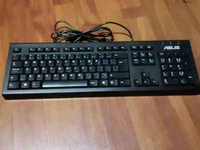 Clavier francais pour ordinateur avec file de 5 pieds ASUS neuf, View more