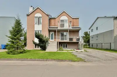 Chambre à louer 700 $ CA 1475, Rue des Rossignols, Saint-Jérôme, QC J7Z 6Z3 Laveuse-sécheuse Électri...