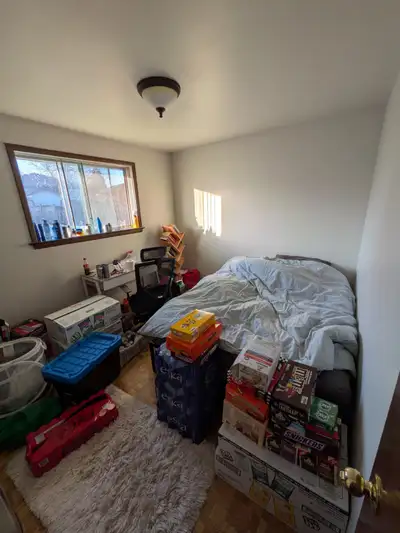 Address: 155 Derrydown Rd, North York, ON, M3J1R9 * 15 minute walk to York U; 8 minute walk to Finch...