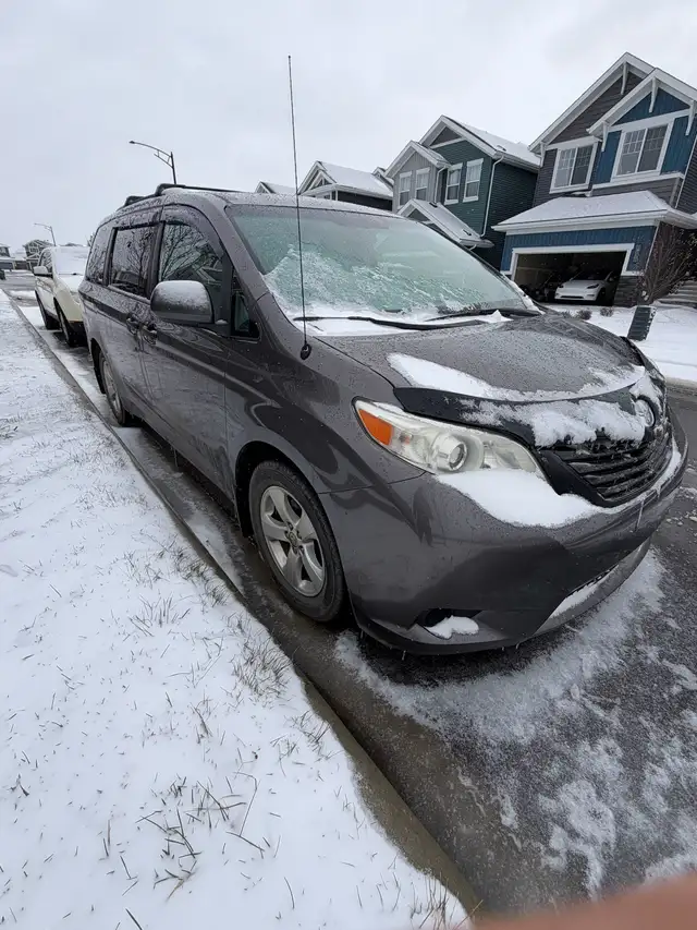 2013 Sienna LE 606394252547205129