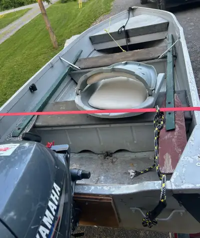 Fishing boat for sale with: - 12 Foot Aluminum Boat with Small Casting deck - 9.9 Suzuki Four Stroke...