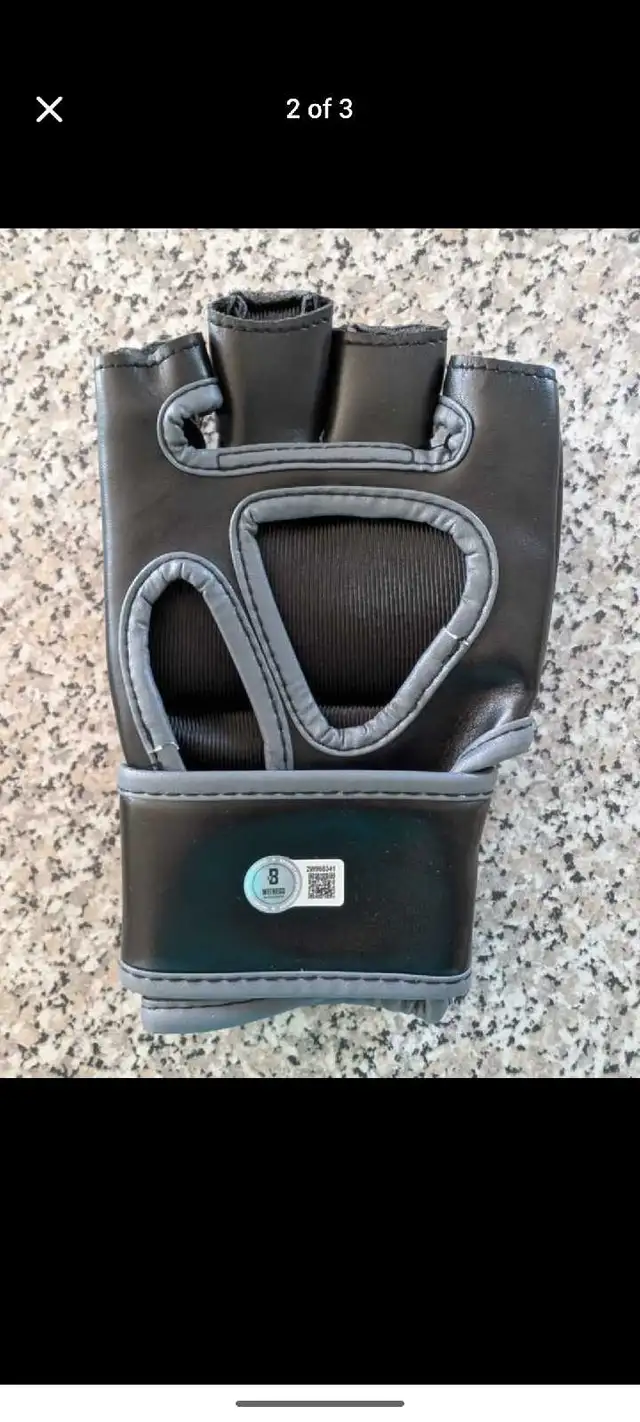 Israel Adesanya Signed Autograph MMA UFC Glove Beckett  in Arts & Collectibles in Barrie - Image 3