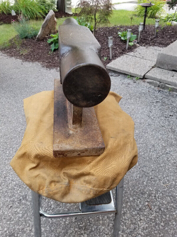 Old homemade anvil 80 lbs in Arts & Collectibles in Oakville / Halton Region - Image 2