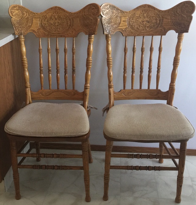 Oak table with extension and 6 chairs Dining Tables & Sets Edmonton