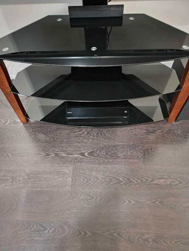 TV Stand in TV Tables & Entertainment Units in Markham / York Region - Image 2