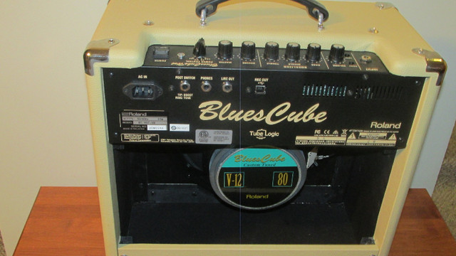 Roland Blues Cube Hot-w/s Custom  Cover in Amps & Pedals in Thunder Bay - Image 2