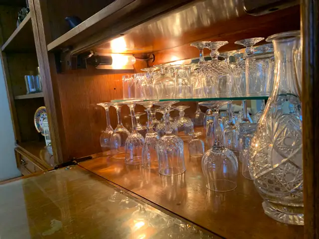 Antique Display Cabinets in Hutches & Display Cabinets in City of Toronto - Image 3