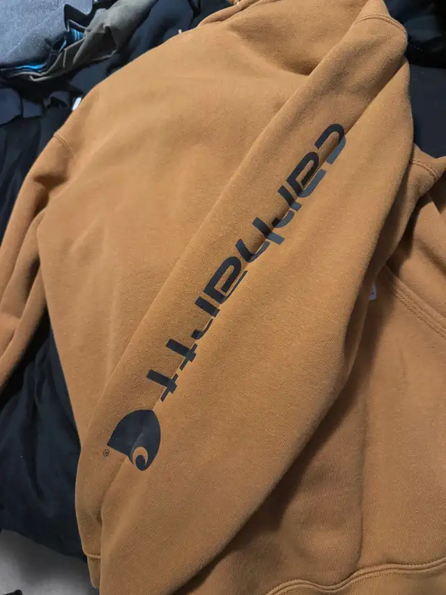 Men’s Carhartt hoodie  in Men's in St. Catharines - Image 3