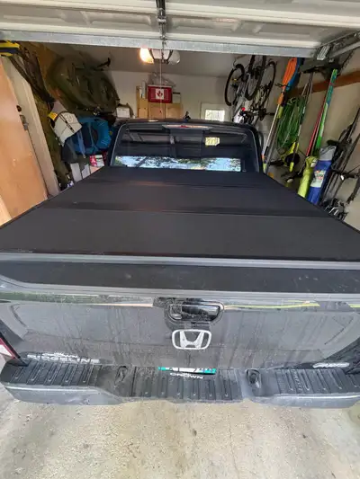 Selling a genuine hard tri-fold tonneau cover originally purchased and professionally installed by W...