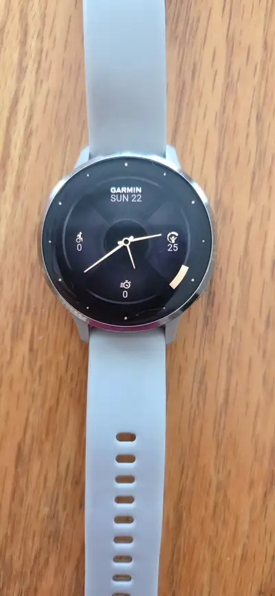 Garmin Venu 3S, GPS Smartwatch, AMOLED Display, Advanced Health and Fitness Features, Up to 10 Days...