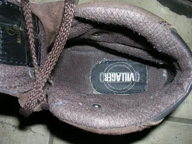 Botte d'hiver in Women's - Shoes in Québec City - Image 7