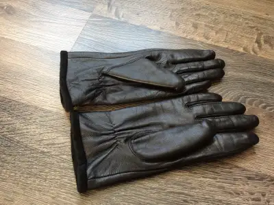 Gants en cuir véritable doublés, View more