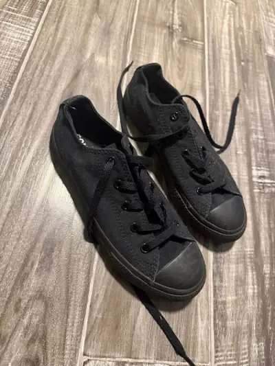 Kids Converse Size 3, View more