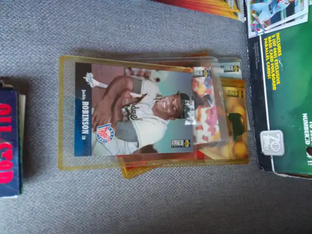 baseball cards64520012435843121