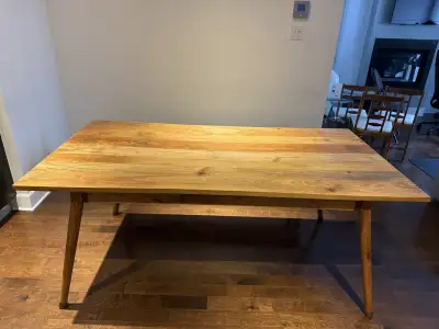 Table en bois avec banc, View more