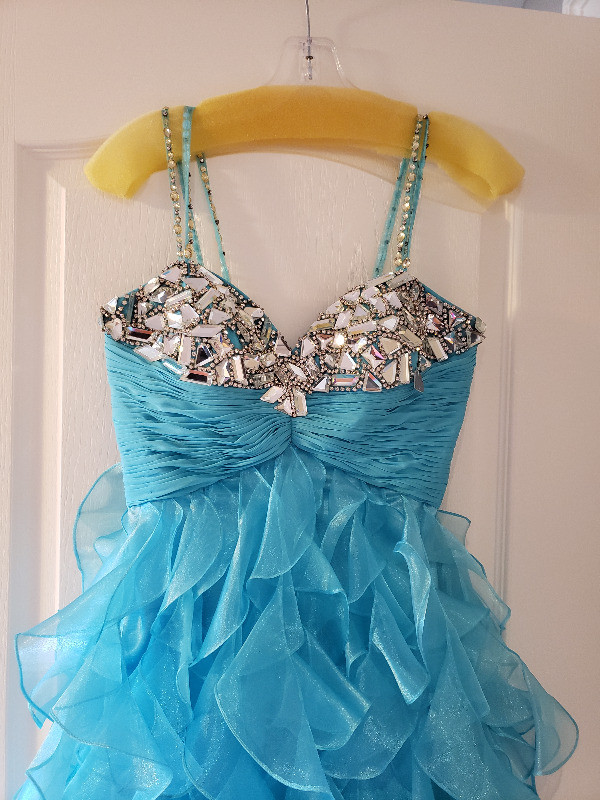 SHERRI HILL Designer DRESS size 4 in Women's - Dresses & Skirts in City of Toronto - Image 2