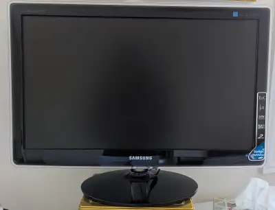 Samsung SyncMaster P2370 Monitor, View more