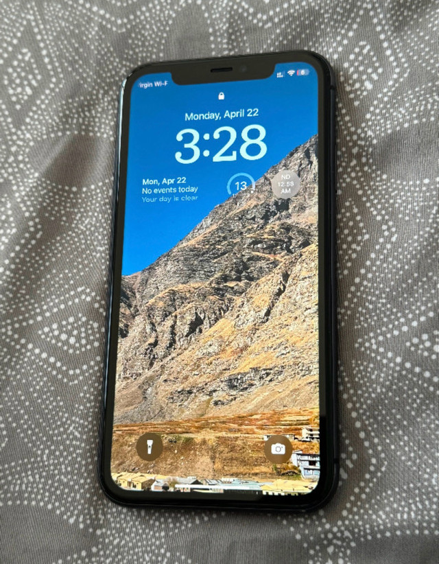iPhone 11 64Gb USED AND UNLOCKED in Cell Phones in Edmonton - Image 2