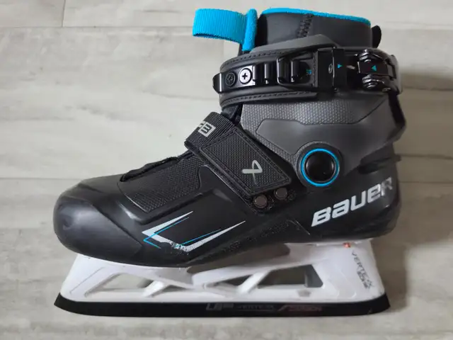 Junior Goalie Skates - Bauer Konekt HF3, Size 3 in Hockey in Edmonton - Image 4