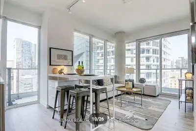 AVAILABLE IMMEDIATELY 2 BED 2 BATH CONDO PLUS PARKING AT YONGE-DUNDAS No Frills supermarket downstai...