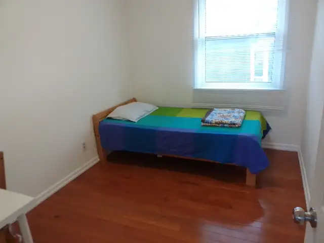 Single bed for rent: $35/night (negotiable) Image# 1