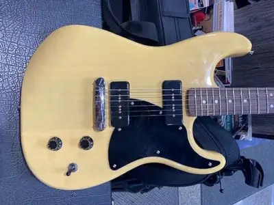 Squier paranormal stratosonic, View more