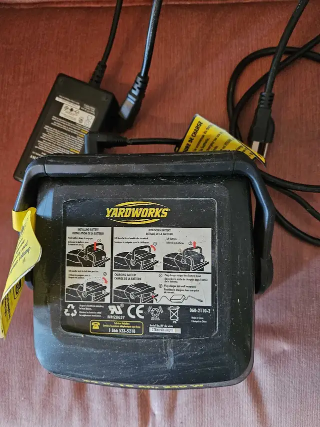Yardworks Battery Charger in Lawnmowers & Leaf Blowers in City of Toronto - Image 3