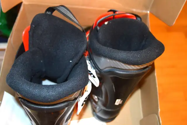 Nordica Firearrow Team 3 Youth Ski Boots - Mondo 25.5 BSL 305 mm in Ski in Markham / York Region - Image 8