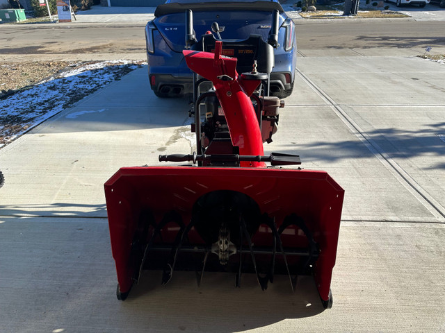 30-inch Craftsman Gas Snowblower in Snowblowers in St. Albert - Image 3