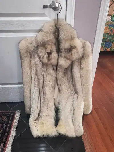 Fox real Fur Coat large barely used, View more