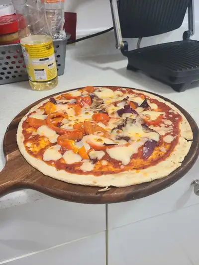 Cherche cuisinier à plein temps , cuisine maghrébine pour un restaurant à côte des neiges . Contacte...