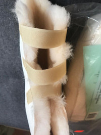 New Wool Table Sheepskins Open Toe Boot (pair)- M