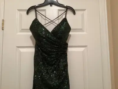 Never worn, tags on, not hemmed Paid $500 (Kindred Spirits) Small train, thigh slit